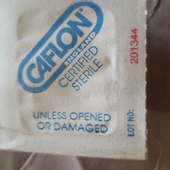 Original Caflon Earrings with Colored Stone for Baby Girls Gold and Light Green. - Picture 5 of 7